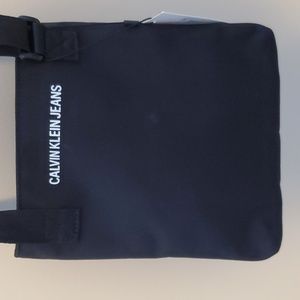 BNWT Calvin Klein Crossbody Pouch